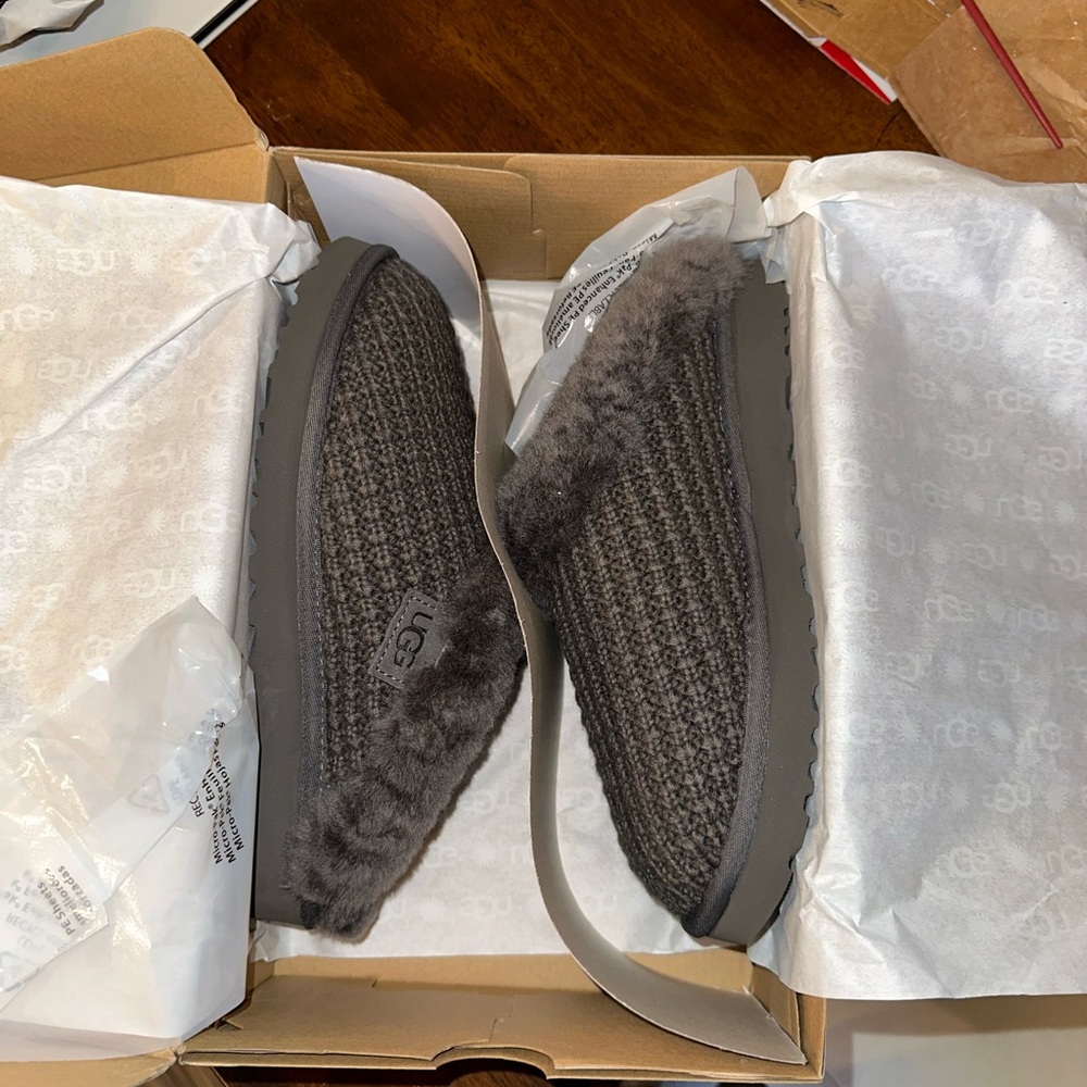 🤍SOLD🤍NWT UGG CLUGETTE SLIPPERS